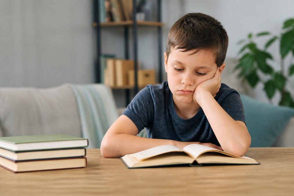 How to Motivate Reluctant Readers: 9 Strategies That Work