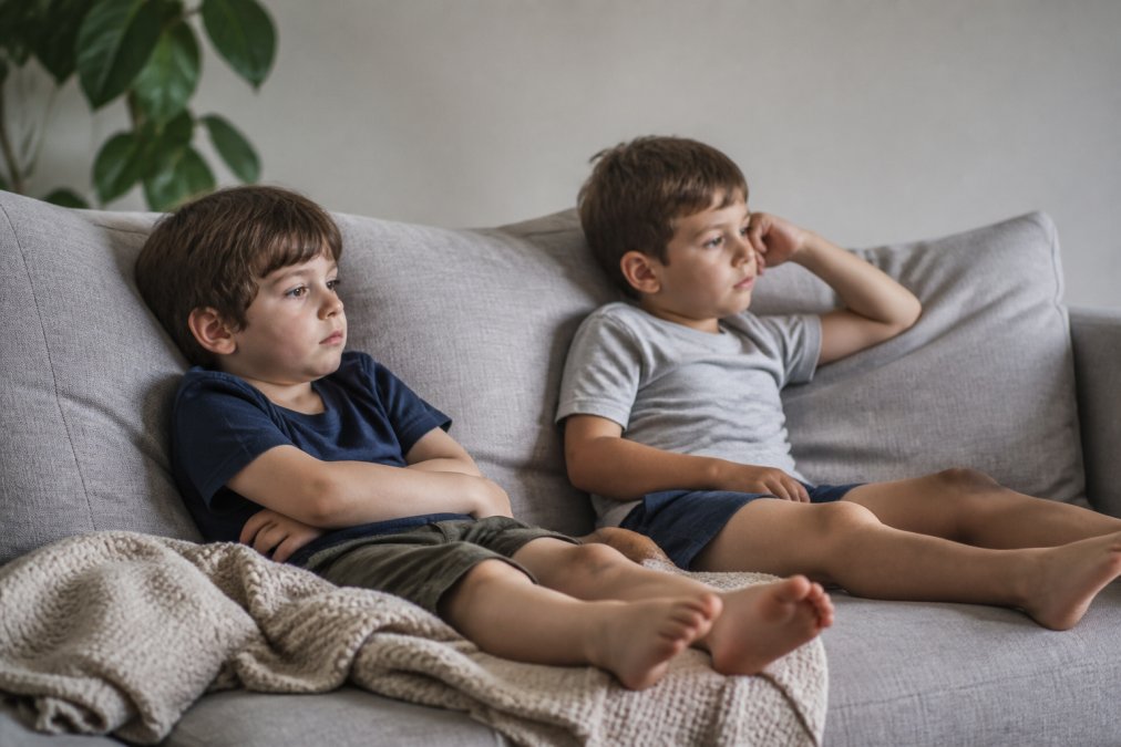 How to Reduce Passive Screen Time for Kids: A 2026 Guide